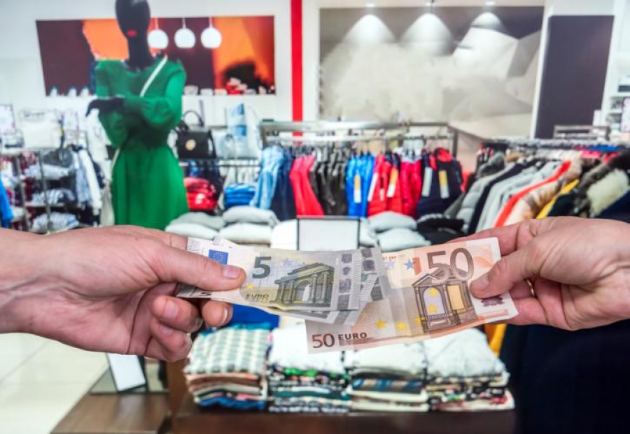 Απροσδόκητη πτώση στις λιανικές πωλήσεις στην ευρωζώνη τον Σεπτέμβριο (Reuters)