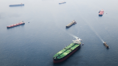 Σε στάση αναμονής οι ναυτιλιακές για το άνοιγμα των Στενών του Ορμούζ