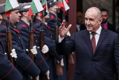 Rumen Radev: Ο ρωσόφιλος πρώην πρόεδρος της Βουλγαρίας οδεύει προς σαρωτική εκλογική νίκη (Reuters)