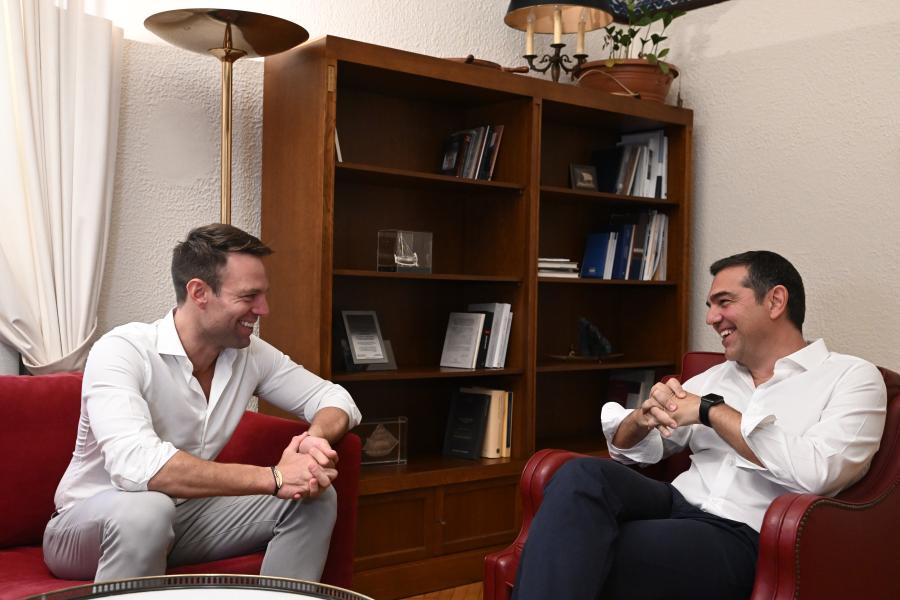 Ο ουρανοκατέβατος Κασσελάκης… και στο βάθος Τσίπρας