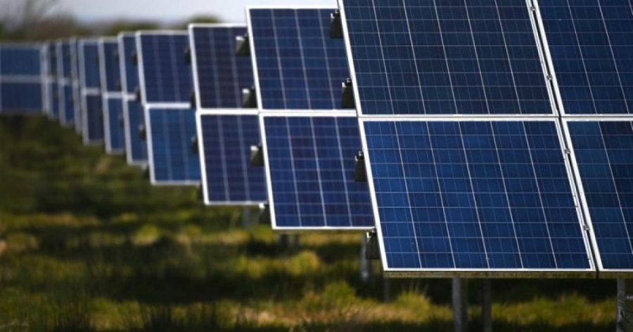 Καύσωνας: Τα μικρά φωτοβολταϊκά σώζουν την παρτίδα- Τα 10.000 MW θα ξεπεράσει κατά πολύ η ζήτηση