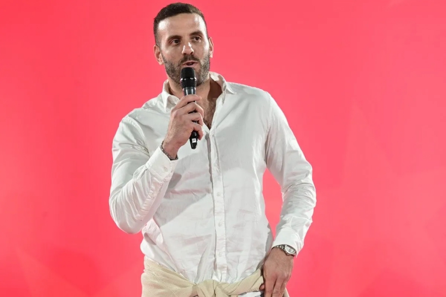 Ο Τσίπρας καμαρώνει το πουλέν του;