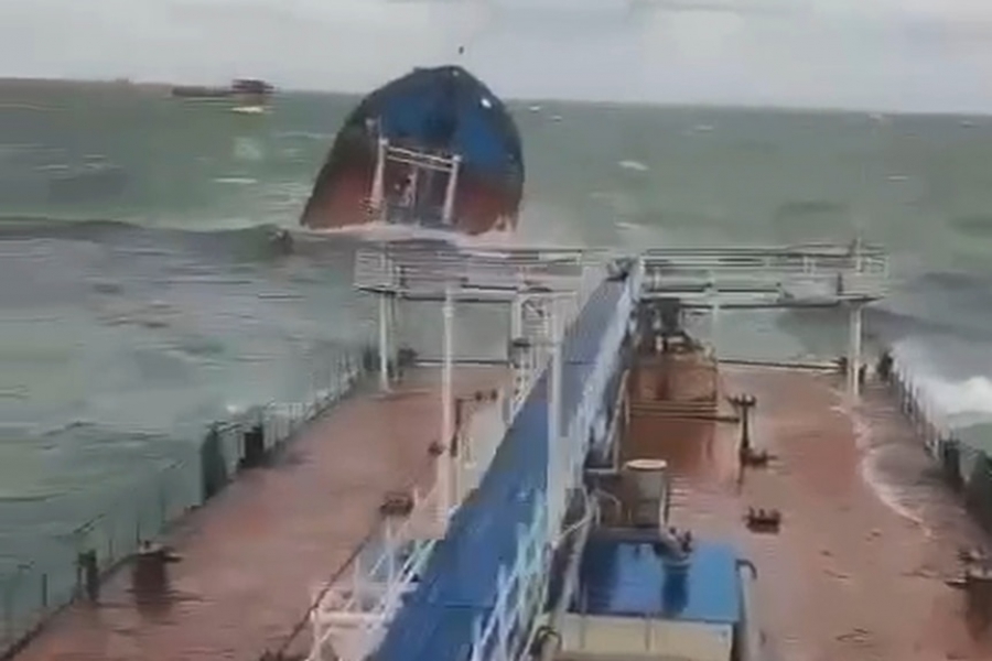 Μαζούτ ξεβράστηκε στις ρωσικές ακτές της Μαύρης θάλασσας (Reuters)