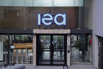 IEA: Οι διαταραχές της αγοράς μπορεί να κρατήσουν ως και το 2028