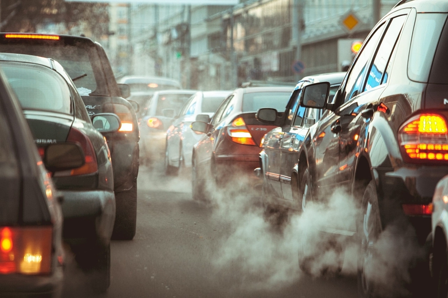 Euractiv: Όλη η αλήθεια γύρω από τις πραγματικές εκπομπές ρύπων των αυτοκινητοβιομηχανιών
