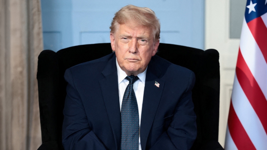 Trump κατά Γερουσίας: Έχω το Ιράν στα σχοινιά – Είναι έτοιμο να πέσει
