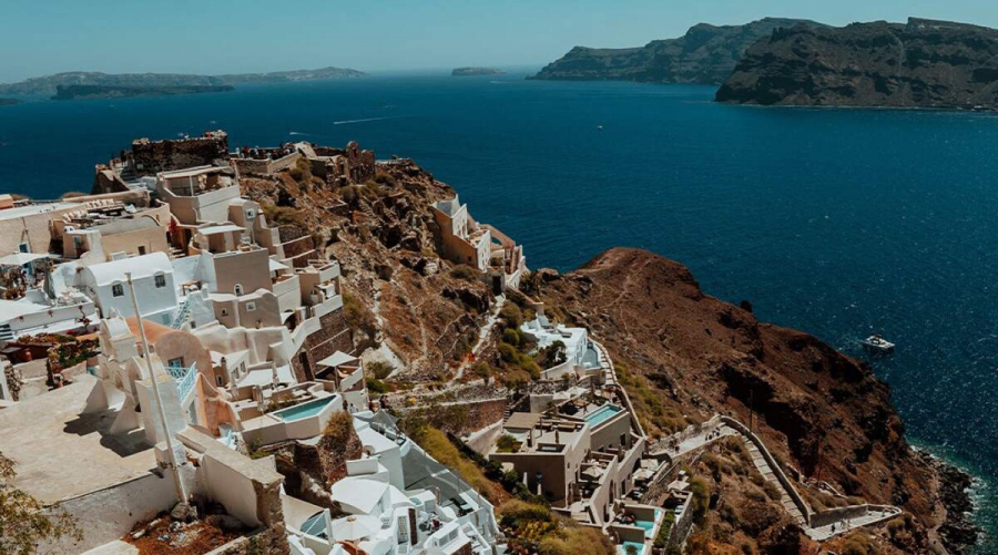 Σαντορίνη: Μετακίνηση μάγματος ικανού να γεμίσει 200.000 πισίνες ολυμπιακών διαστάσεων