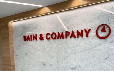 Bain & Co: Χρονιά-Ρεκόρ με ανακατατάξεις στον κλάδο της Ενέργειας