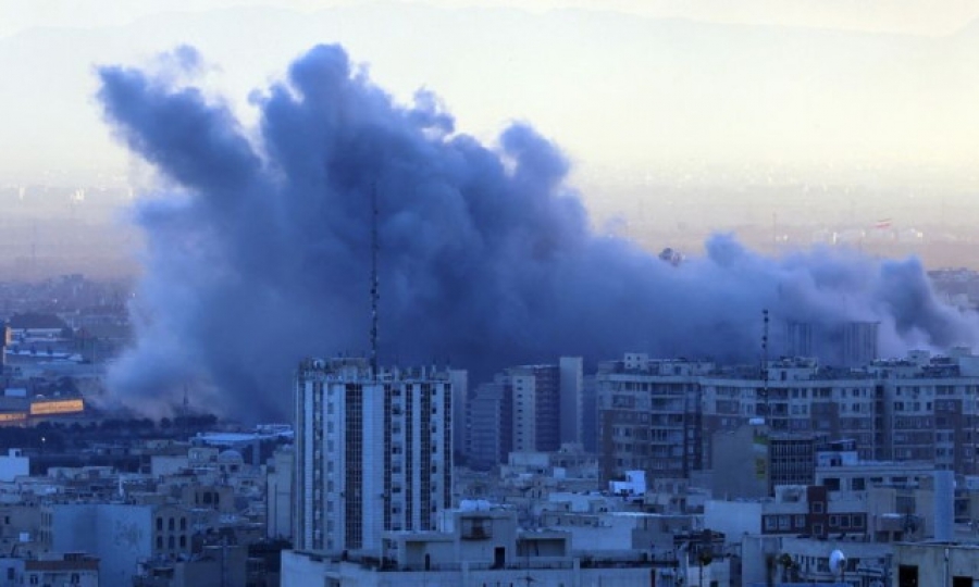Νέες επιθέσεις σε Σαουδική Αραβία, Μπαχρέιν και Κουβέιτ - Μεγάλες τράπεζες κλείνουν τα υποκαταστήματα τους στο Ντουμπάι