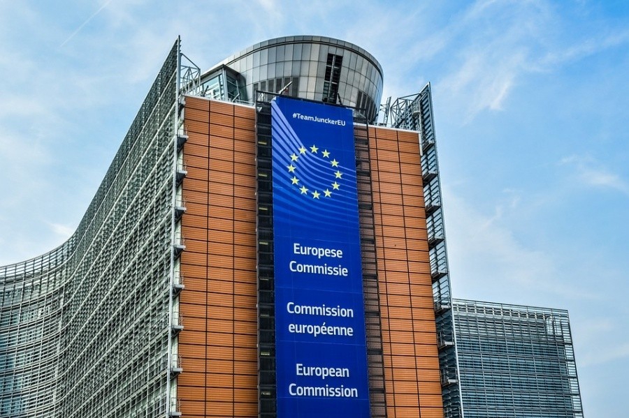 Τώρα αρχίζει η μάχη για τα 750 δισ. της Κομισιόν στην ΕΕ – Δυσκολίες στην έγκριση, αντιδράσεις για τις επιδοτήσεις