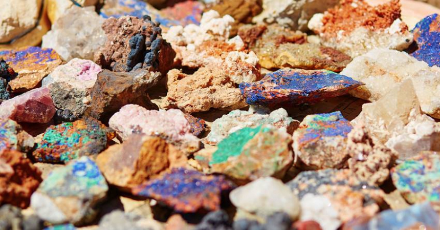 Ποιοί παράγοντες επηρεάζουν την τιμολόγηση των ενεργειακά κρίσιμων ορυκτών