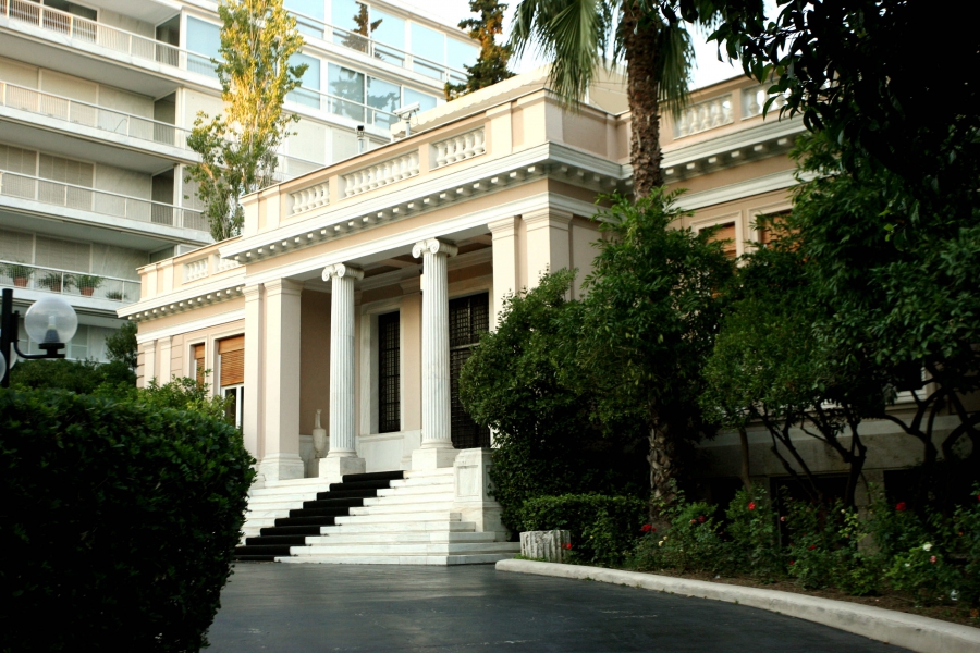 Έκτακτη σύσκεψη στο Μέγαρο Μαξίμου - Σε επιφυλακή για τη μετάλλαξη Δέλτα