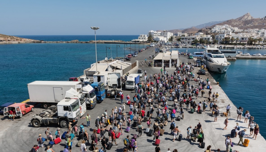 ΕΤΕ: Πάνω από 37 εκατ. τουρίστες στην Ελλάδα το 2025