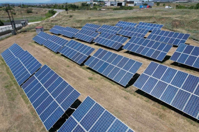 ΣΕΦ: Πάνω από 800 MW ηλιακής ενέργειας εγκαταστάθηκαν το 2025 - Στην πρώτη θέση ανάμεσα στις ΑΠΕ