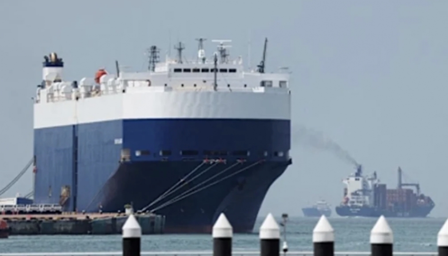 Νέα θαλάσσια οδός μειώνει στο μισό τον χρόνο παράδοσης ηλιακών πάνελ και EV στην ΕΕ από την Κίνα 