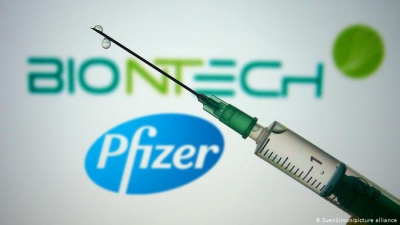 Συμφωνία Κομισιόν με Pfizer/BioΝΤech για επιπλέον 300 εκατ. δόσεις εμβολίων