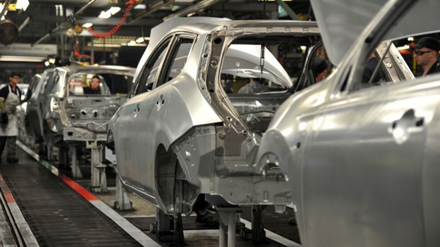 Η έλλειψη τσιπ «φρενάρει» την παραγωγή των GM και  Ford