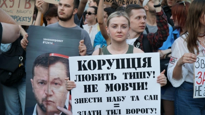 Μαζικές διαδηλώσεις κατά του Zelensky στο Κίεβο για τη διαφθορά