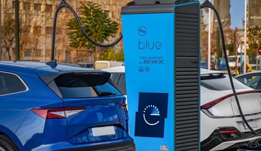 Οι επιδόσεις της ΔΕΗ blue στην ηλεκτροκίνηση το 2023 - Διπλασιασμός των σημείων φόρτισης