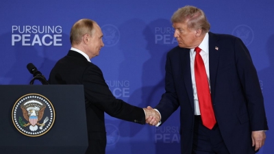 Μόσχα: Άγνωστο πότε θα συναντηθούν Trump και Putin