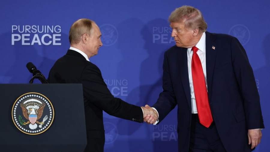Μόσχα: Άγνωστο πότε θα συναντηθούν Trump και Putin