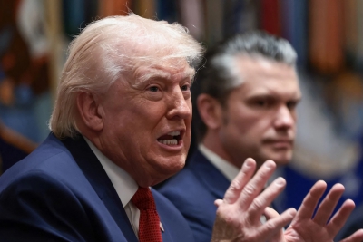 Trump για Ιράν: Αφήνει ανοιχτό παράθυρο για συμφωνία - Εντείνονται οι ετοιμασίες για εισβολή