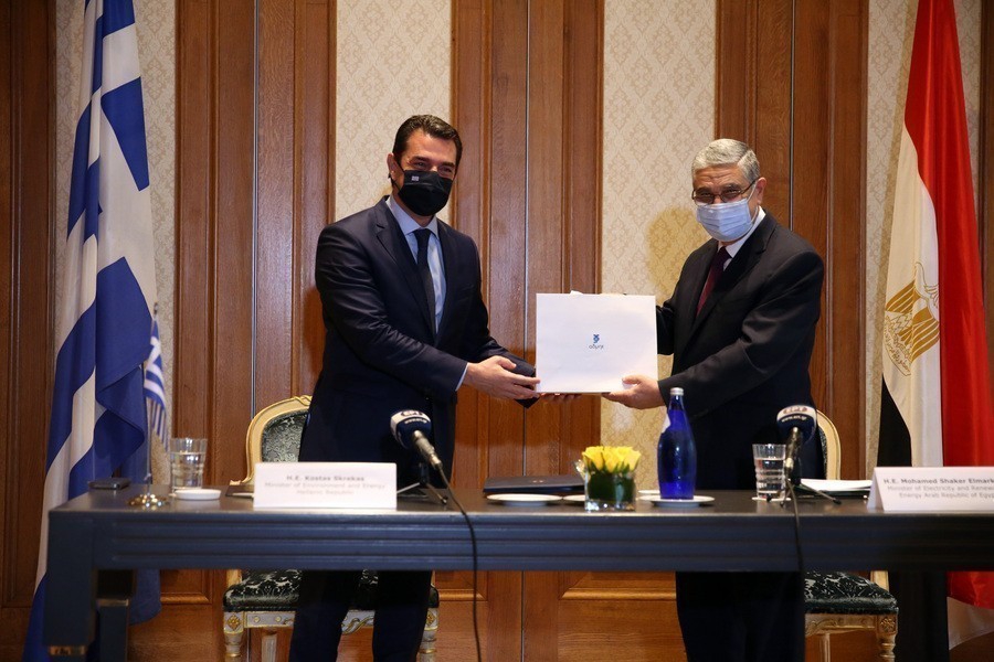 Στην Αίγυπτο ο Κ.Σκρέκας με στόχο τον εφοδιασμό LNG - Κομβικός ο ρόλος της ΔΕΠΑ