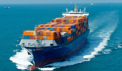 Εντείνεται ο ναυτικός αποκλεισμός στο Oρμούζ -Στο στόχαστρο των Αμερικανών και τα λαθραία φορτία