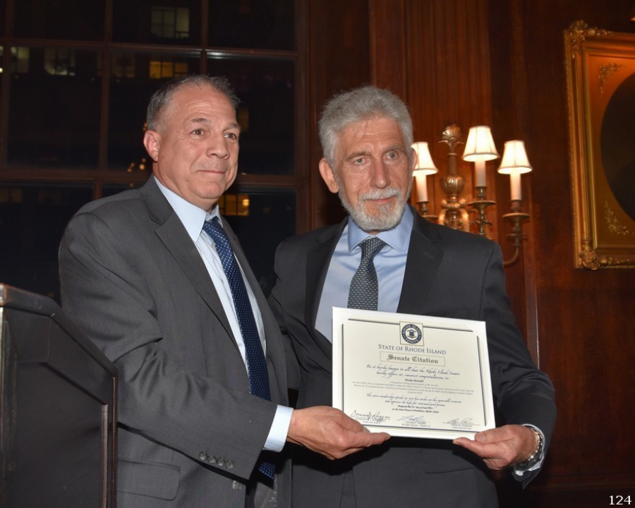 Ο Σύλλογος Ελληνο-αμερικανών τραπεζιτών τιμά τον Ν. Μπορνόζη της Capital Link