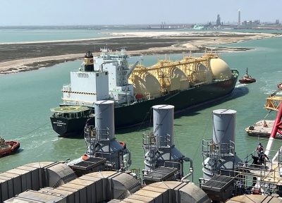 To Κατάρ εγκαινίασε το μεγαλύτερο έργο LNG στον κόσμο