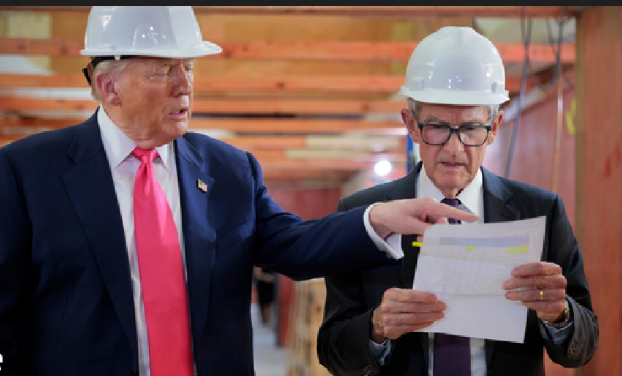 Κλιμακώνεται η επίθεση Trump στον Powell  με φόντο τα επιτόκια της Fed - Τον απειλεί με ποινική διώξη