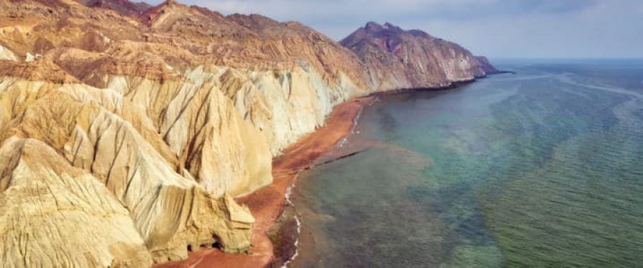 Οι γεωπολιτικοί κίνδυνοι συνεχίζουν να επηρεάζουν τις διελεύσεις της Ερυθράς Θάλασσας (Oil Price)