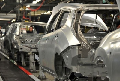 «Χειρόφρενο» στην παραγωγή αυτοκινήτων από την έλλειψη ημιαγωγών - Η δαπανηρή ηλεκτροκίνηση