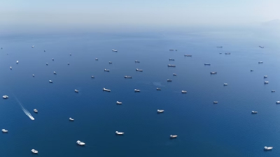 Πετρελαιοφόρα και δεξαμενόπλοια LNG περνούν ξανά «σκοτεινά» καθώς η κρίση στα Στενά του Ορμούζ βαθαίνει (Oil Price)
