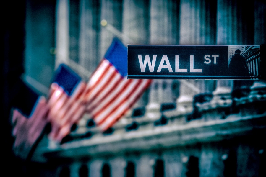 Νέα ρεκόρ στη Wall - Στις 44.922 (+1,04%) ο Dow Jones - Στο +0,32% ο S&P