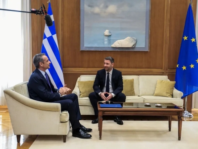 Συνάντηση Μητσοτάκη – Ανδρουλάκη για Μέση Ανατολή: Η κυβέρνηση σχεδιάζει τον ασφαλή επαναπατρισμό των εγκλωβισμένων Ελλήνων