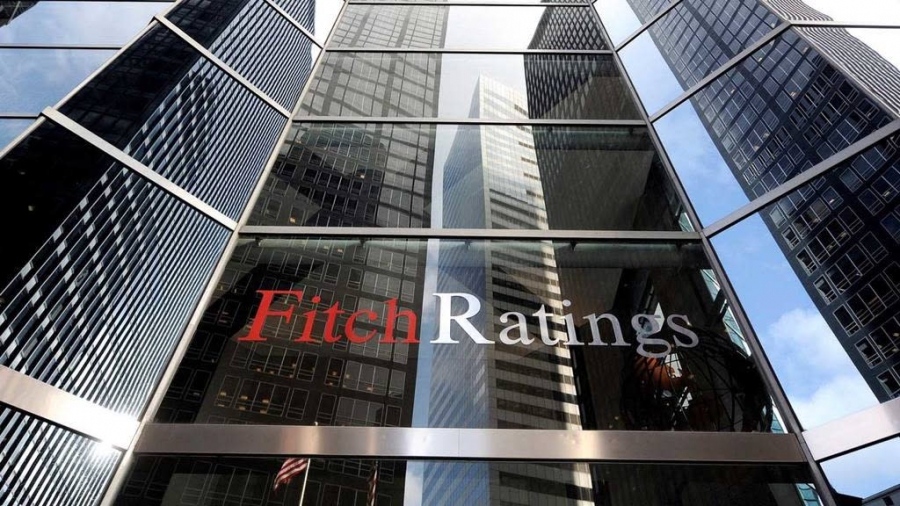 Fitch: Η απόκλιση των στόχων δεν θα επηρεάσει τους πράσινους ομολογιούχους της ΔΕΗ