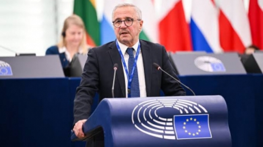Γ. Μανιάτης: Διεκδικούμε 100 δισ. ευρώ για προσιτή στέγαση
