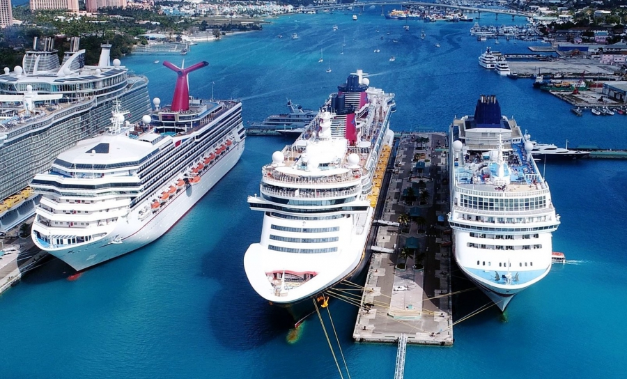 Κατασκευάζονται κρουαζιερόπλοια που θα κινούνται με κινητήρες LNG διπλού καυσίμου