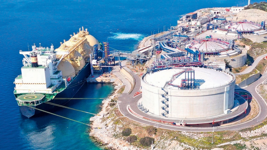 Ετοιμαστείτε! Όταν το LNG θα ρέει άφθονο παρά το κλείσιμο των Στενών του Ορμούζ - Javier Blaz Bloomberg