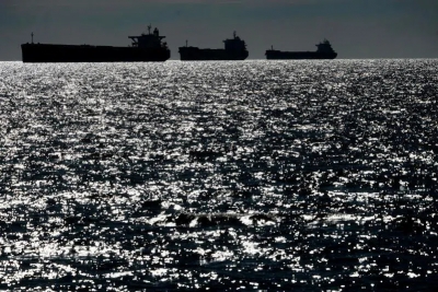 Ο ρωσικός «σκιώδης στόλος» αγνοεί τις απειλές Starmer - Δεκάδες πλοία διασχίζουν τα βρετανικά ύδατα