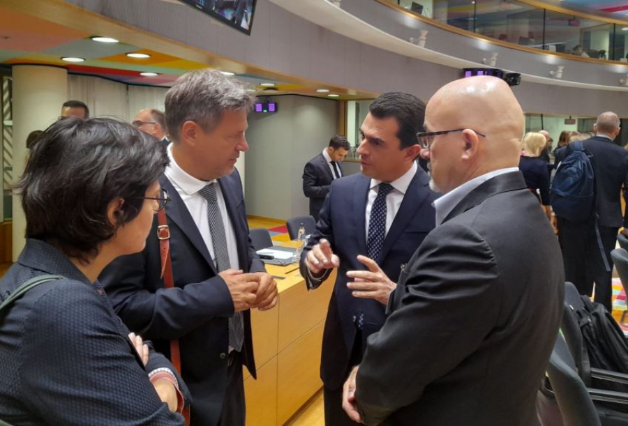 Σκρέκας στο Συμβούλιο υπουργών Ενέργειας: Βρισκόμαστε σε ένα κρίσιμο σταυροδρόμι - Ώρα αποφάσεων για την Ευρώπη