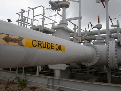 ΕΙΑ: Μειώθηκαν κατά 1 εκατ. βαρέλια τα αποθέματα πετρελαίου στις ΗΠΑ – Πτώση πάνω από 3% για το αργό