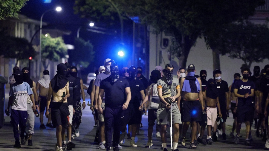 Οι αντιμεταναστευτικοί τιμωροί στην Ευρώπη πληθαίνουν - Φόβοι για την ασφάλεια (The Guardian)