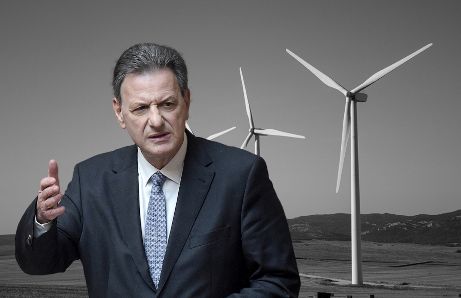 Στη Βουλή έφθασαν οι ανεμογεννήτριες του Πάρνωνα - Τι είπε ο Θ. Σκυλακάκης