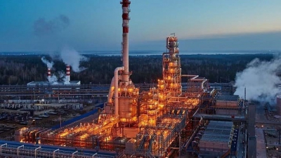 Reuters: Eκτός σύνδεσης το 12% της ρωσικής δυναμικότητας διύλισης πετρελαίου τον Μάιο   