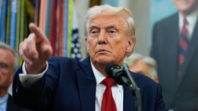 Με δασμούς απειλεί ο Trump τις χώρες που δεν είναι μαζί του για την Γροιλανδία