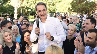 Μητσοτάκης από Βούλα: «Ο τζάμπας δεν υπάρχει» - Πολιτική αντιπαράθεση και αιχμές για εκλογές την άνοιξη του 2027
