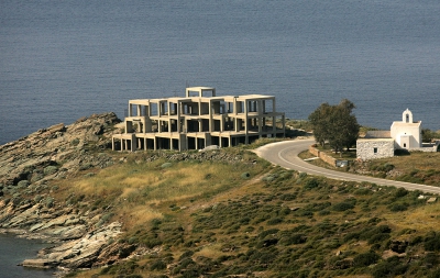 Το ΣτΕ παγώνει νέα τακτοποίηση για τα μεγάλα αυθαίρετα