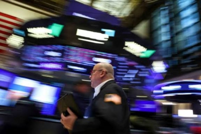 Wall: Άνοδος futures με πτώση πετρελαίου – Nike -3% - SK Hynix στόχος $200 – Qnity Electronics +5%